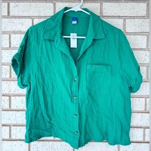Old Navy button down Kelly green shirt